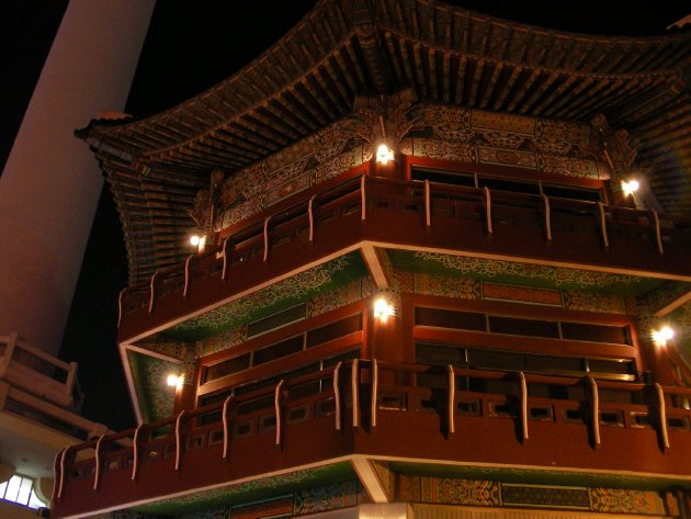 夜の八角亭